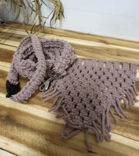 Load image into Gallery viewer, Mauve Collar, Lead and Bandana
